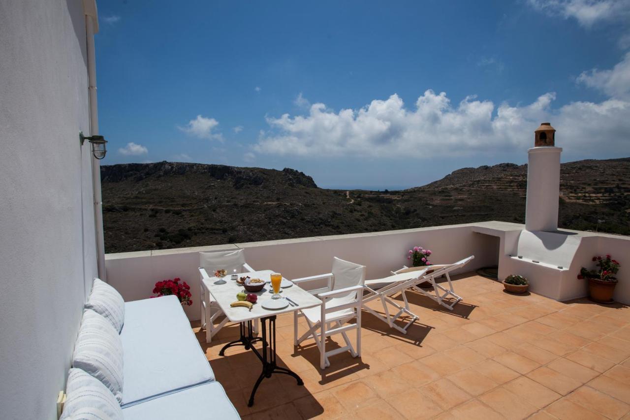 Nostos Guesthouse Kythira Town ภายนอก รูปภาพ