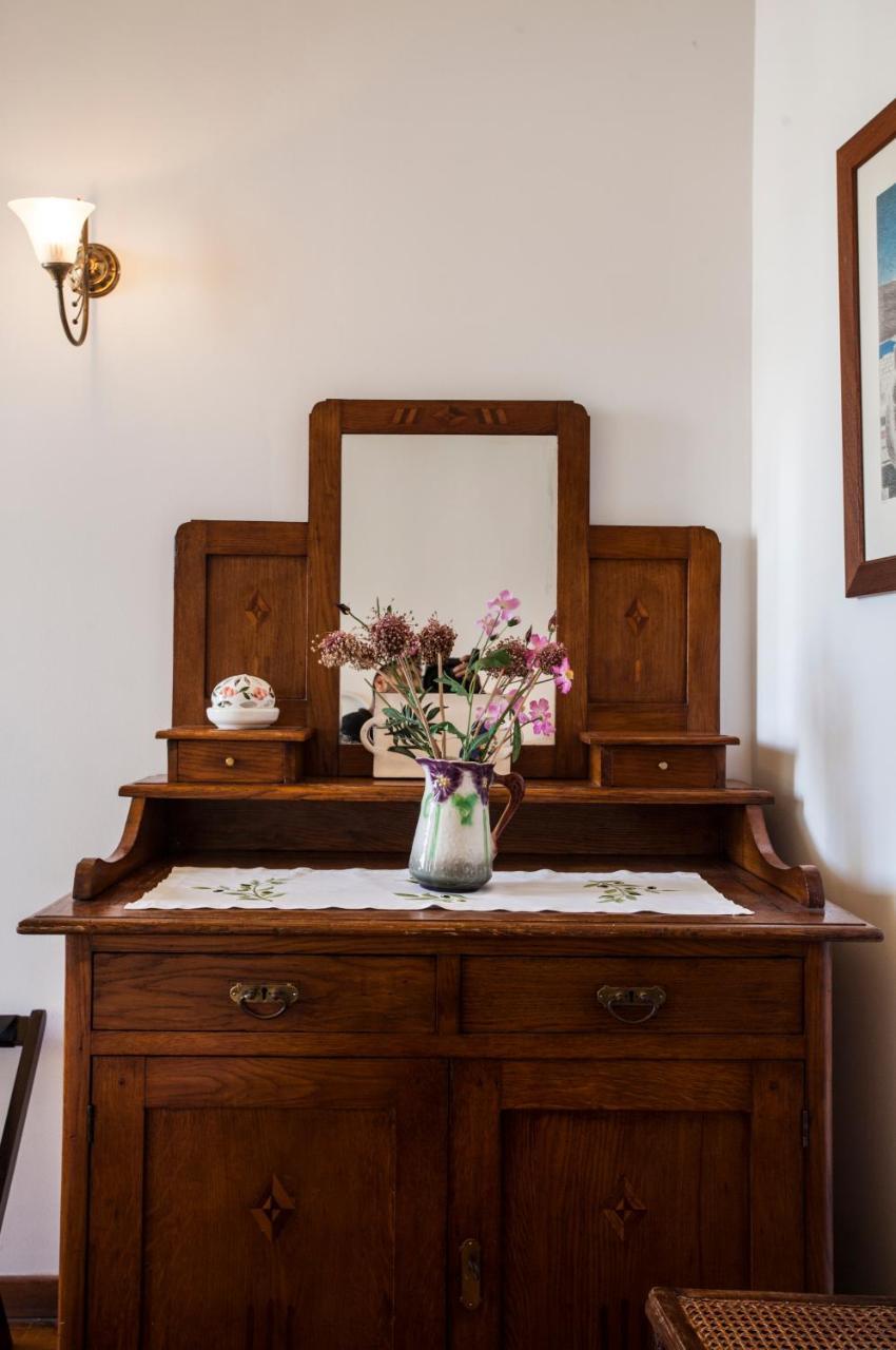Nostos Guesthouse Kythira Town ภายนอก รูปภาพ