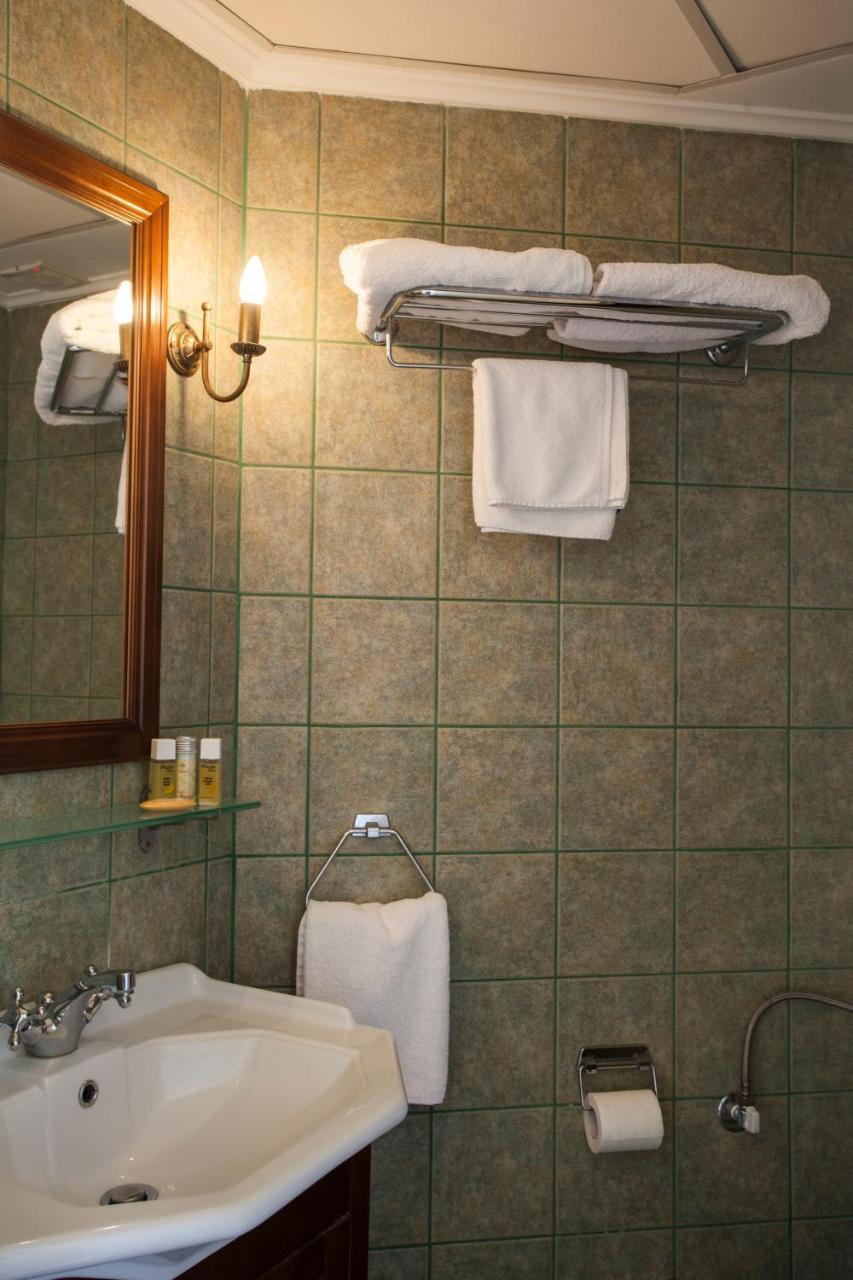 Nostos Guesthouse Kythira Town ภายนอก รูปภาพ