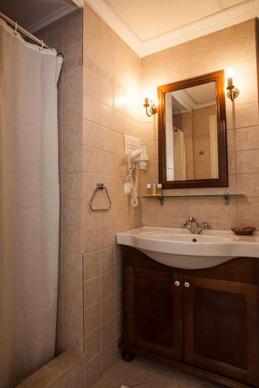 Nostos Guesthouse Kythira Town ภายนอก รูปภาพ